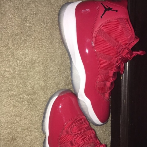 Jordan 11 Red ‘Win like 96’